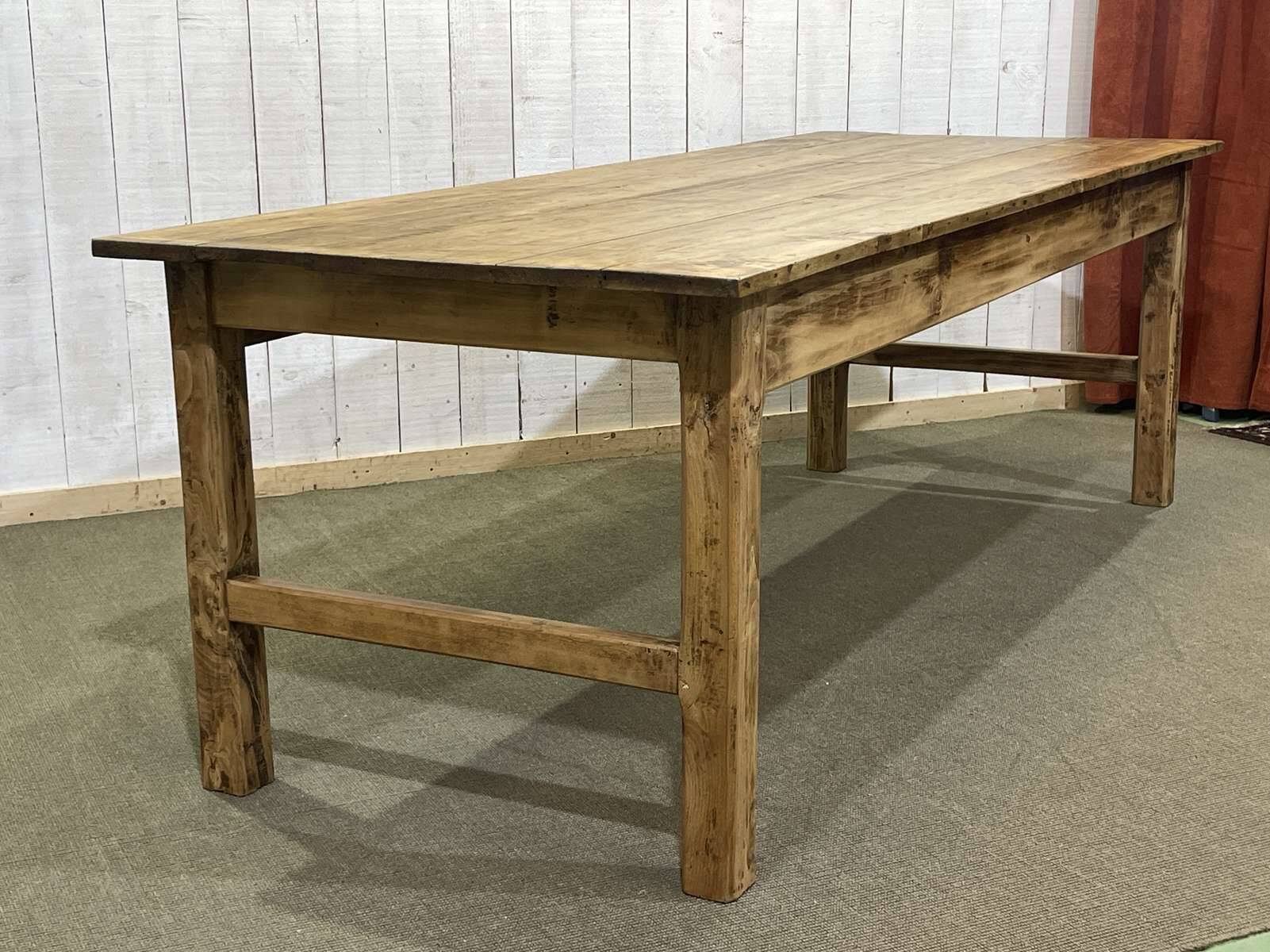 Farm table in poplar from the early 20th century.
