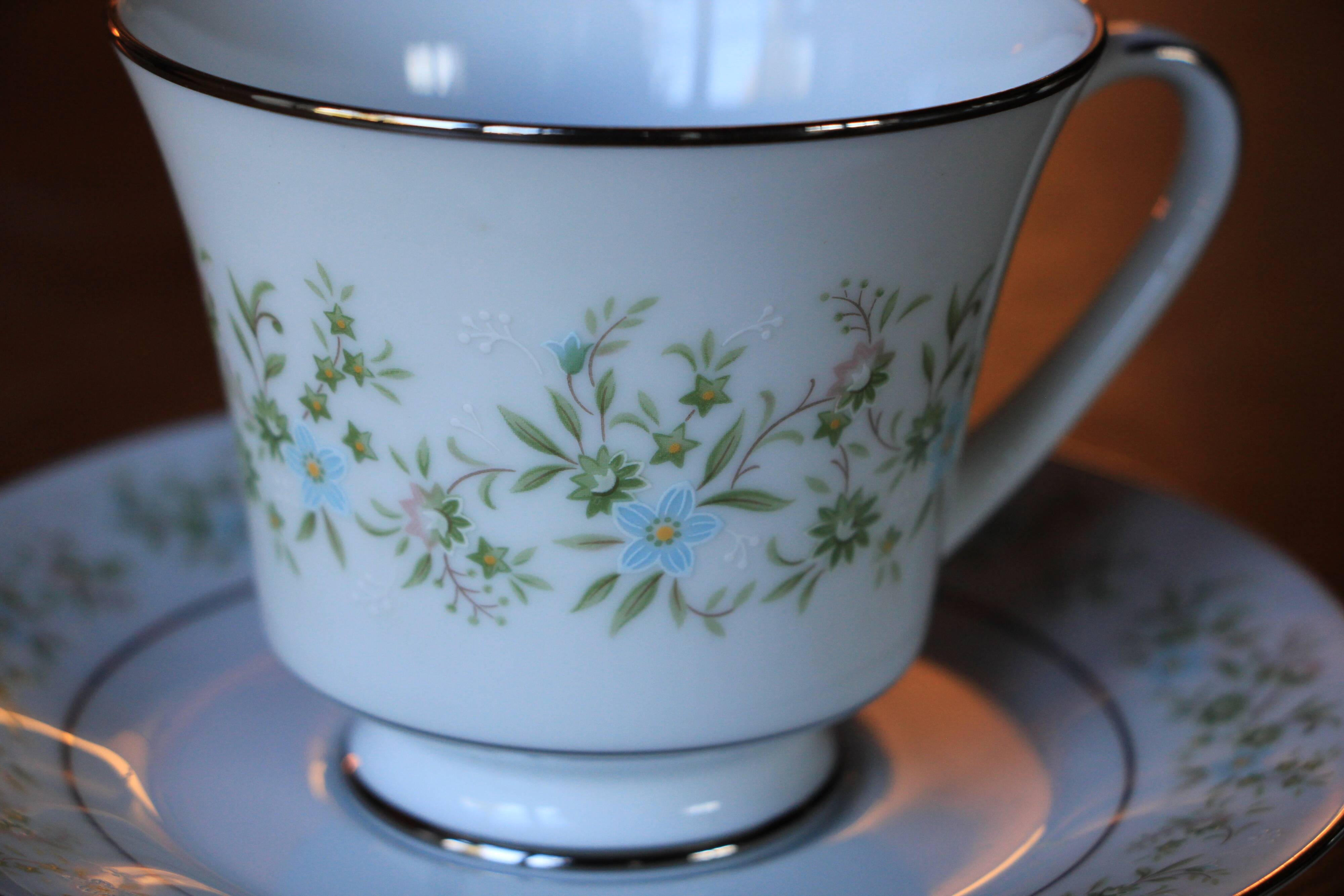 Fine Japanese porcelain tea set - Noritake - Savannah model