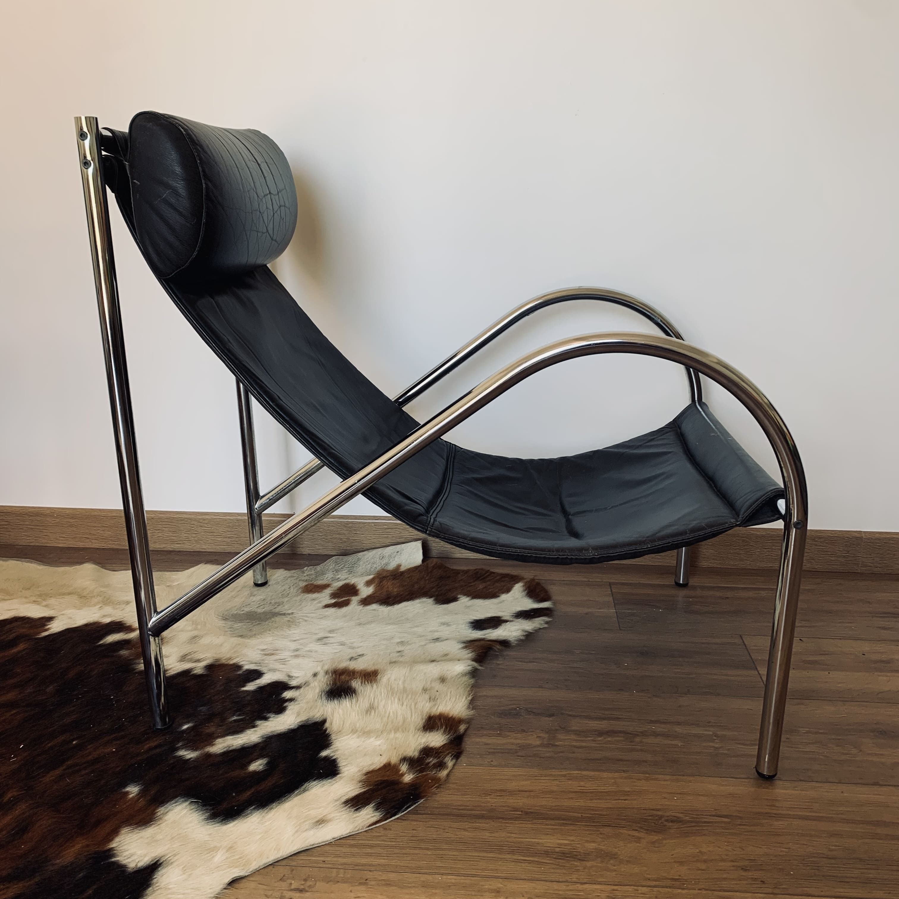Paire de fauteuils "Omega" en chrome et cuir, Habitat, 1980
