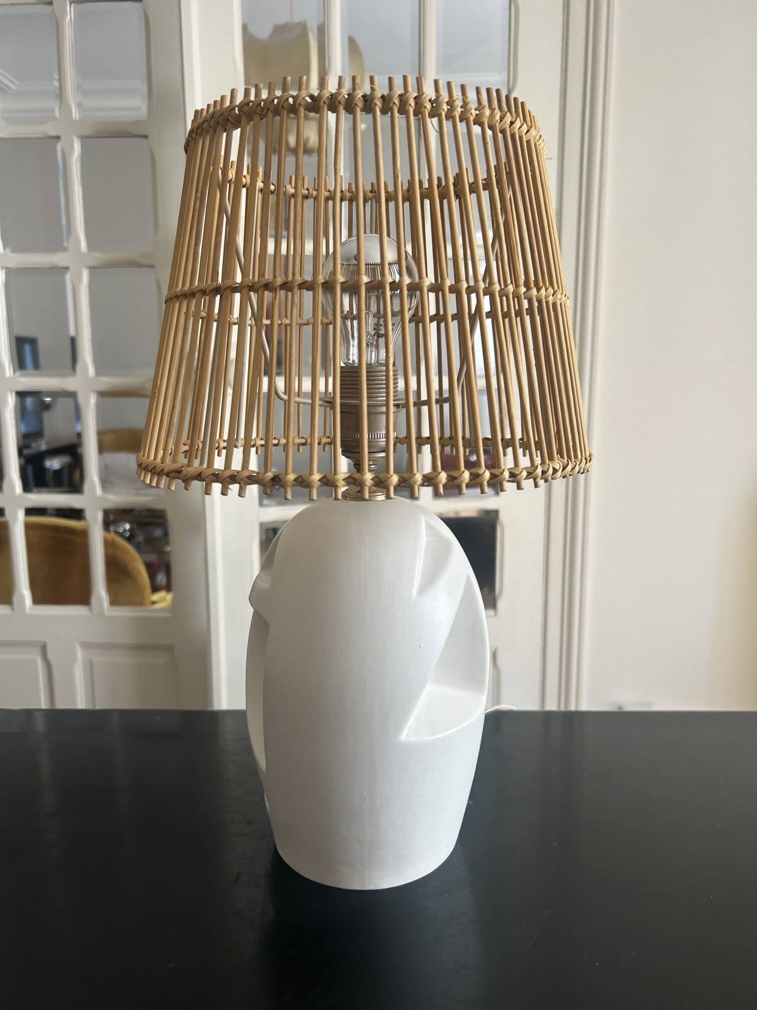 Lampe vintage en céramique ajourée