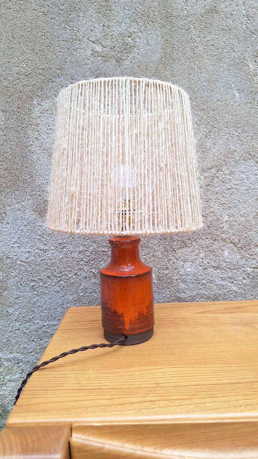 Lampe a poser en céramique signé Belka, Danemark abat jour en corde