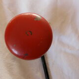 Porte manteau mural en métal noir et rouge vintage