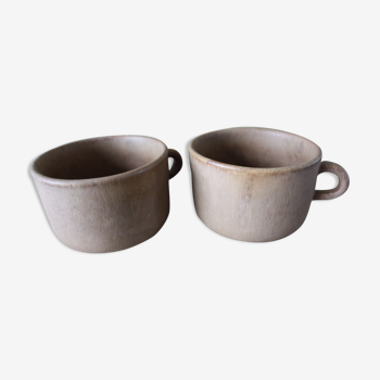 Pair of stoneware mugs