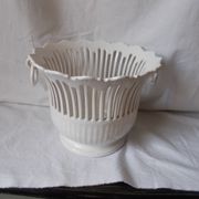 Lattice ceramic cache-pot