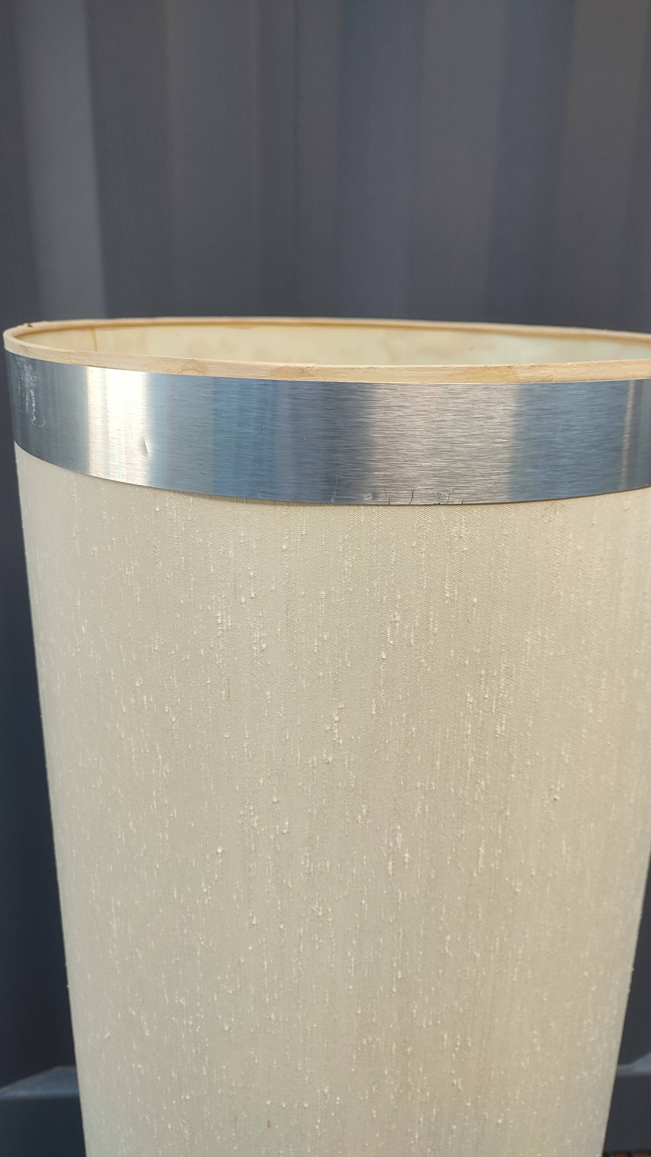 Lampe de parquet cylindrique en aluminium