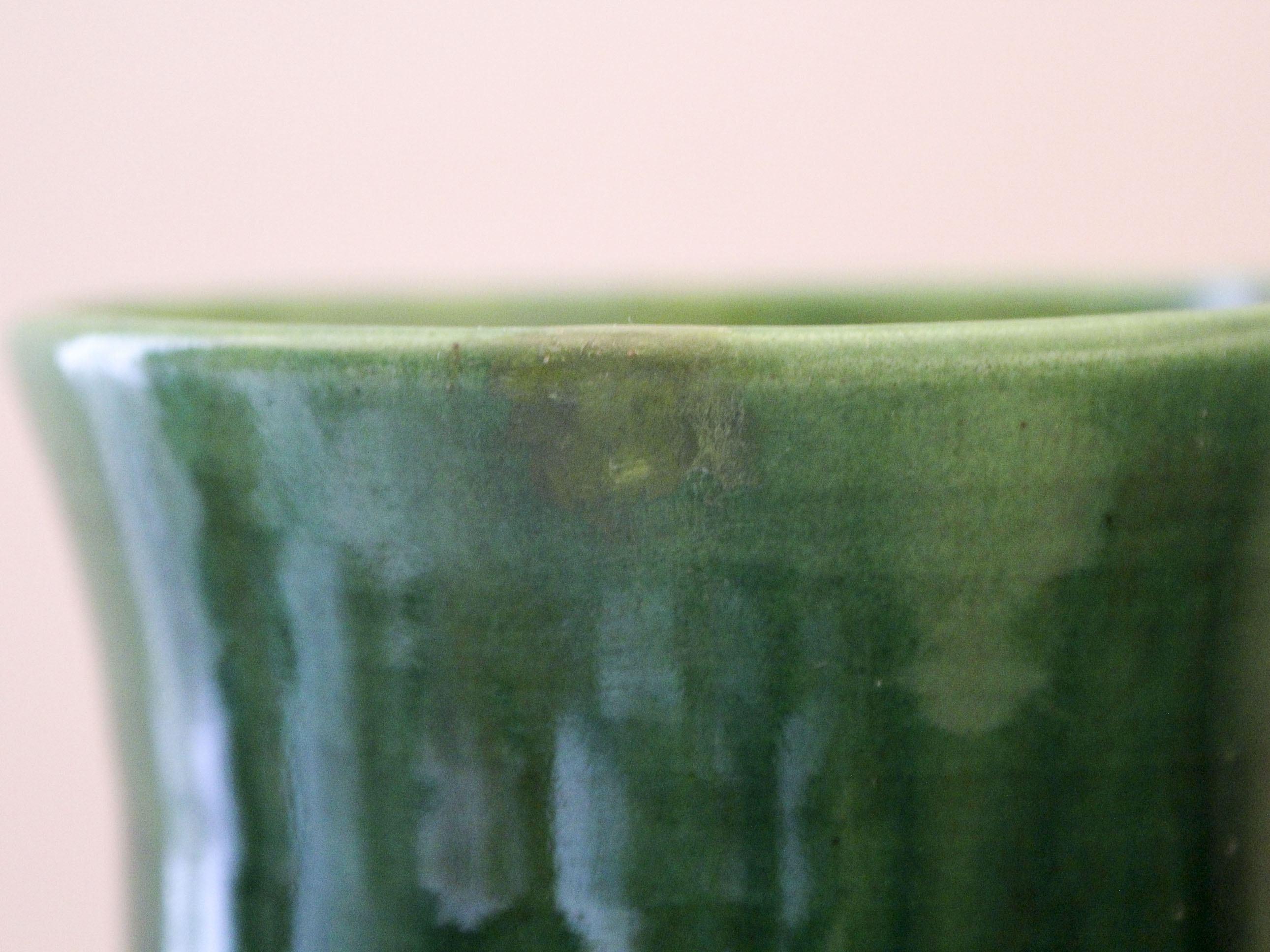Vase en céramique d'Acollay décor flamé vert