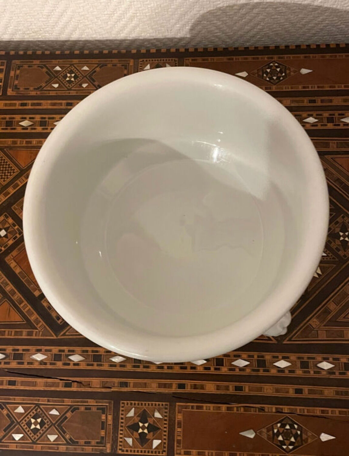 Lion's head salad bowl