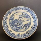 Chinese plate inspired by the company of the Indies family white blue late nineteenth century