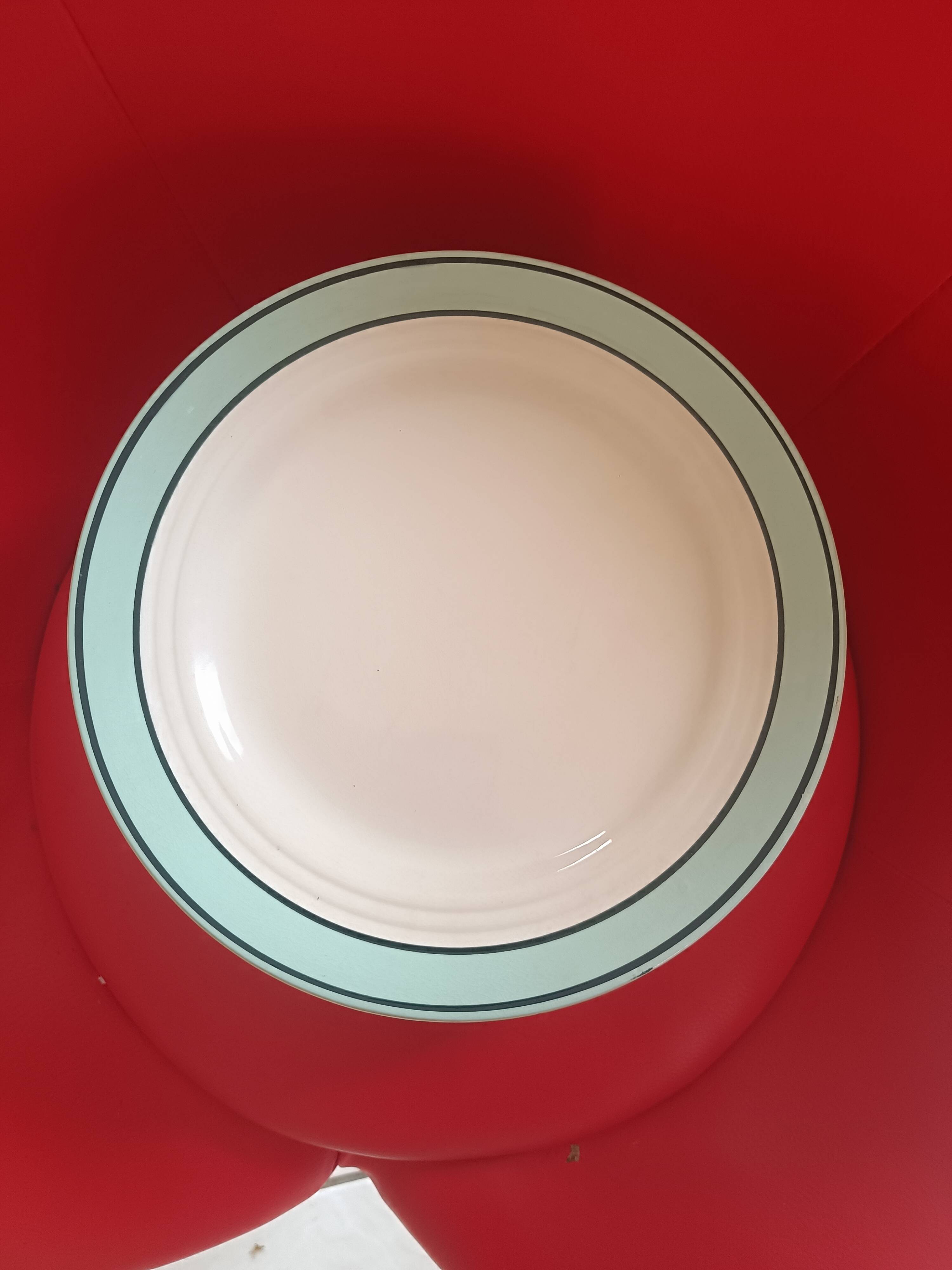 Set of 10 St Amand plates. Amanda model. White with a sea green border. 2 sets.
