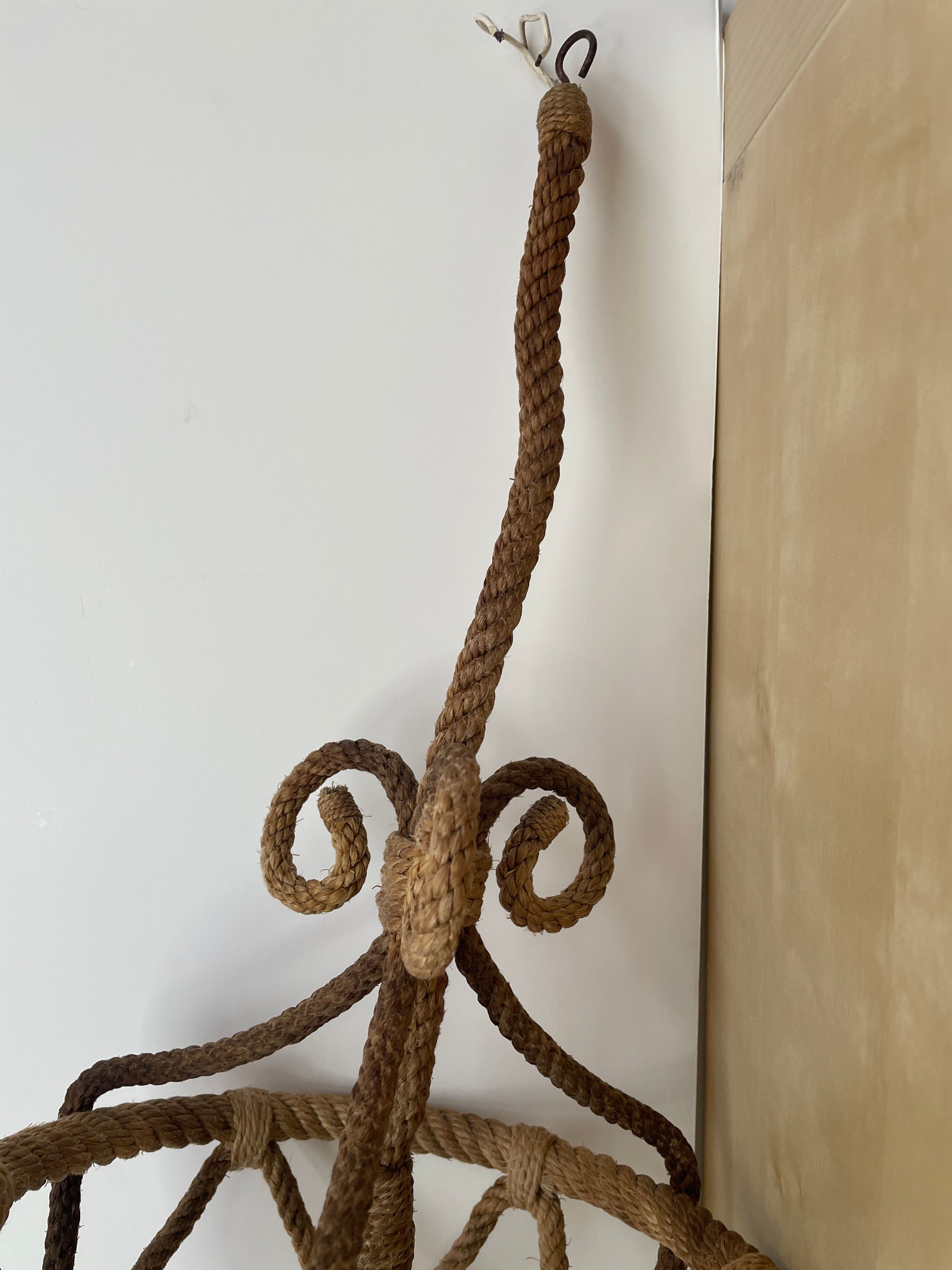 Rope lantern suspension