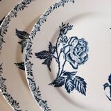 Set of 4 plates old blue flowers on cream background