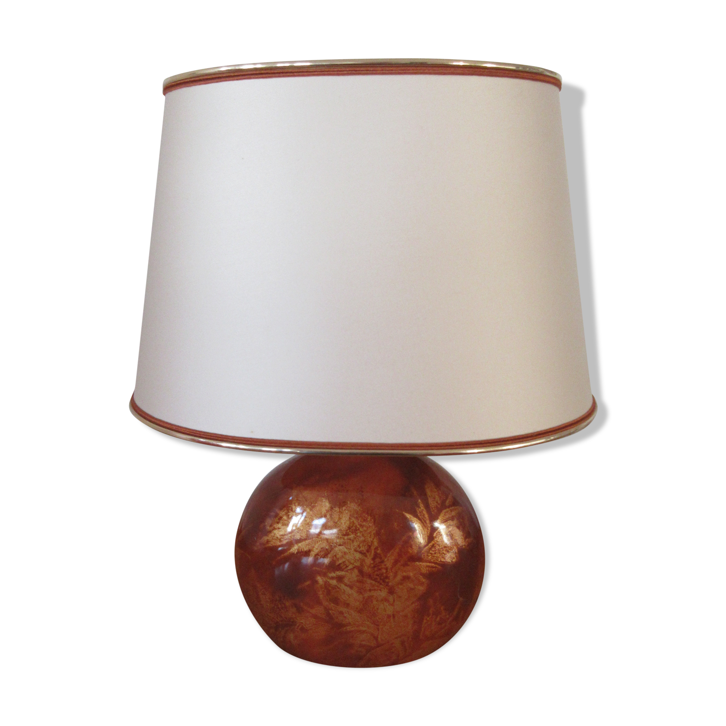 Lamp to lay The Dolphin's bitten foot