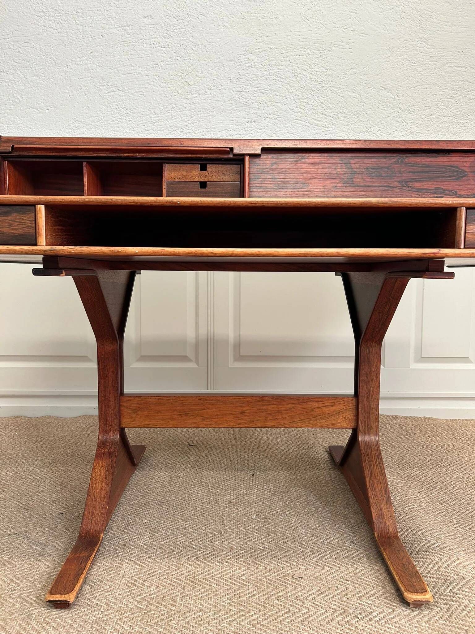 Desk 530 by Gianfranco Frattini for Bernini, Italy, 1950s