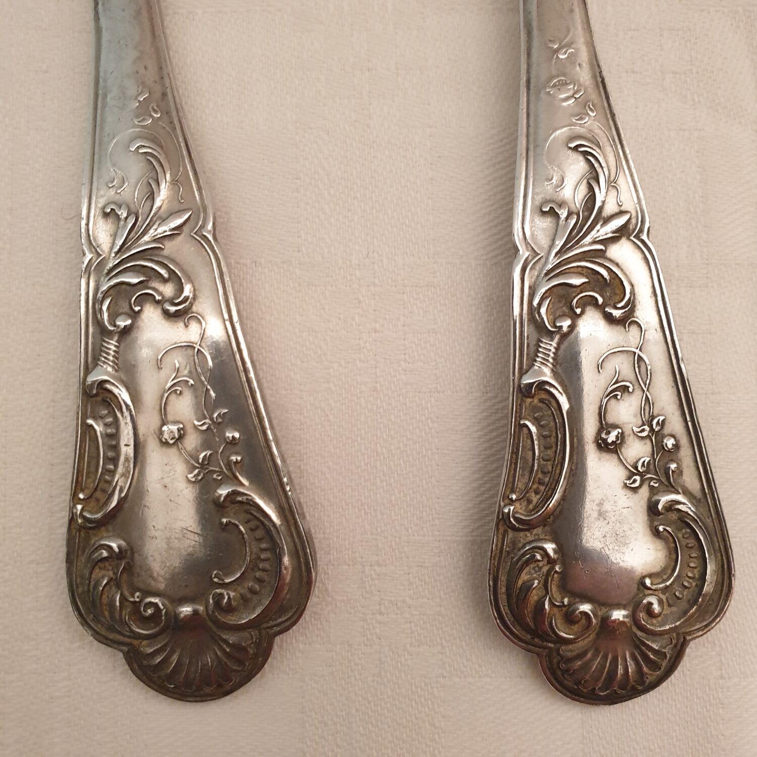 15 spoons & 4 silver metal forks