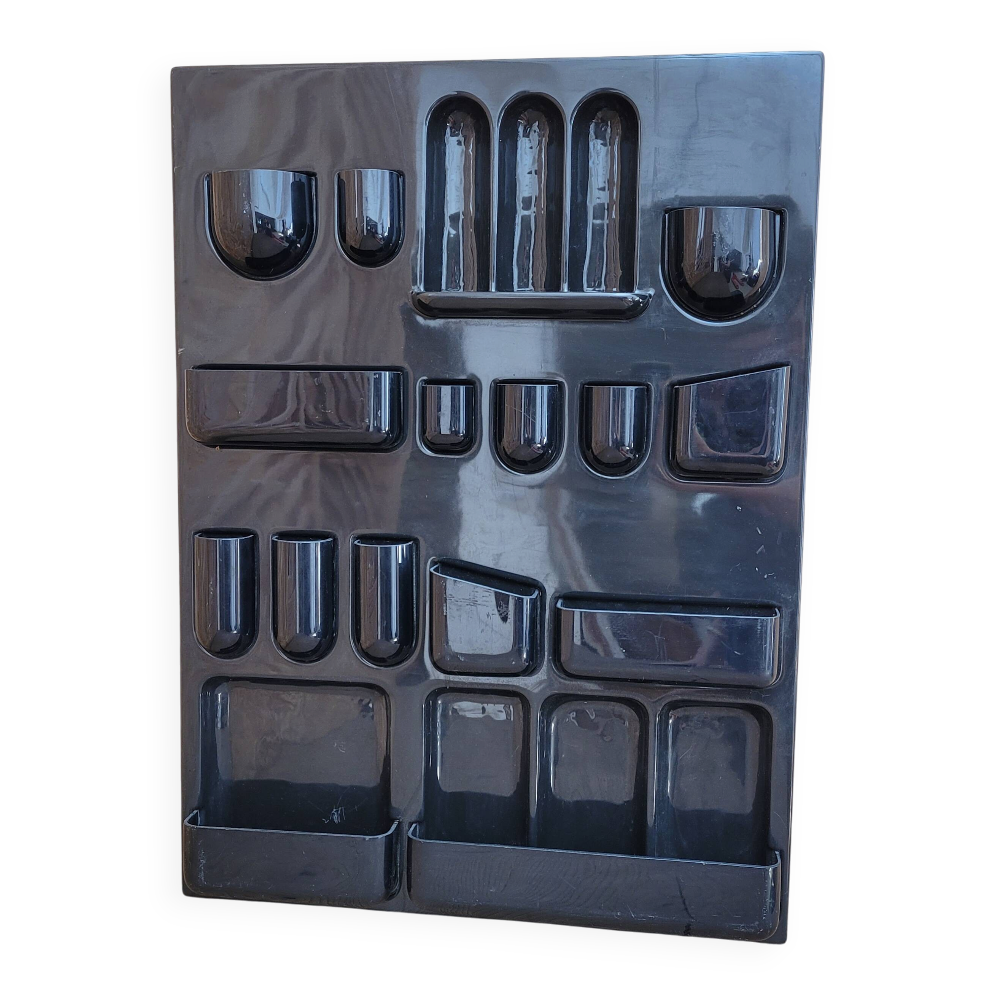 Wall organiser