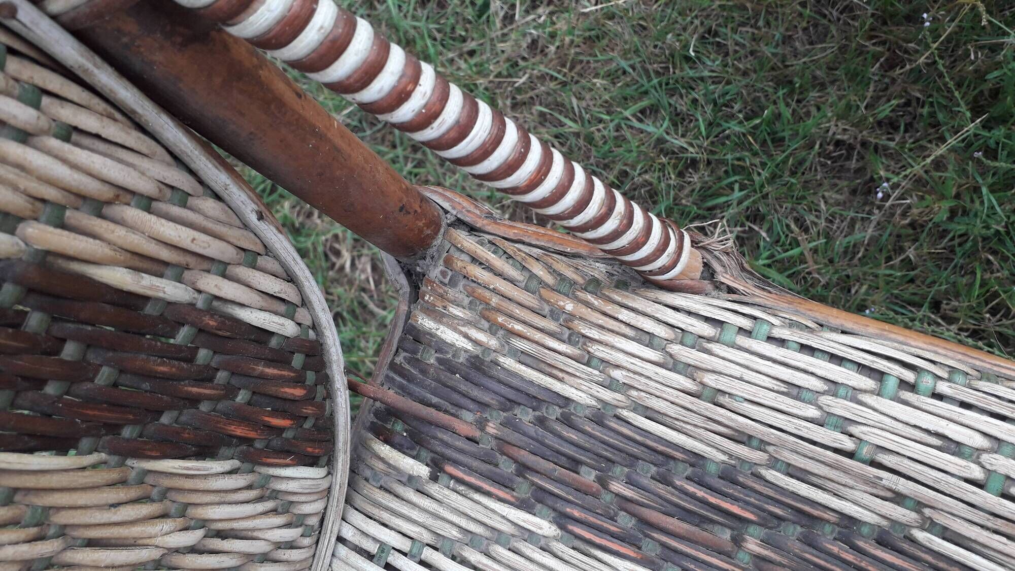 Set 2 rattan chairs 1900