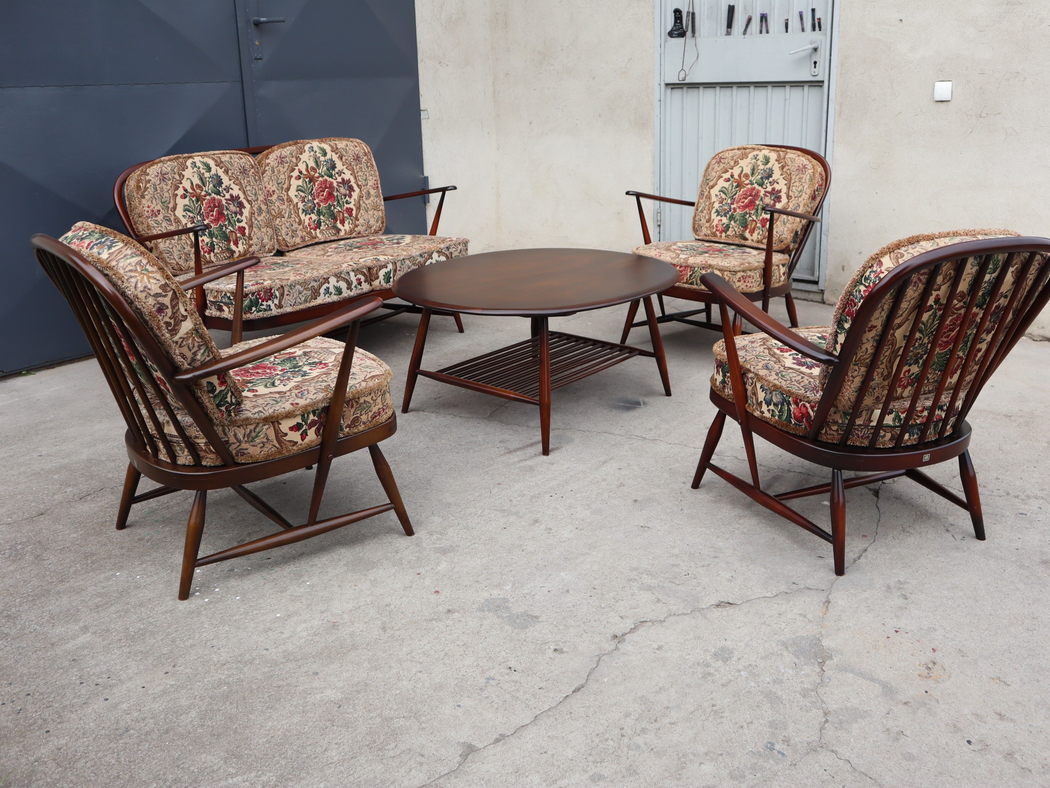 Set by Lucian Ercolani for Ercol, 1960