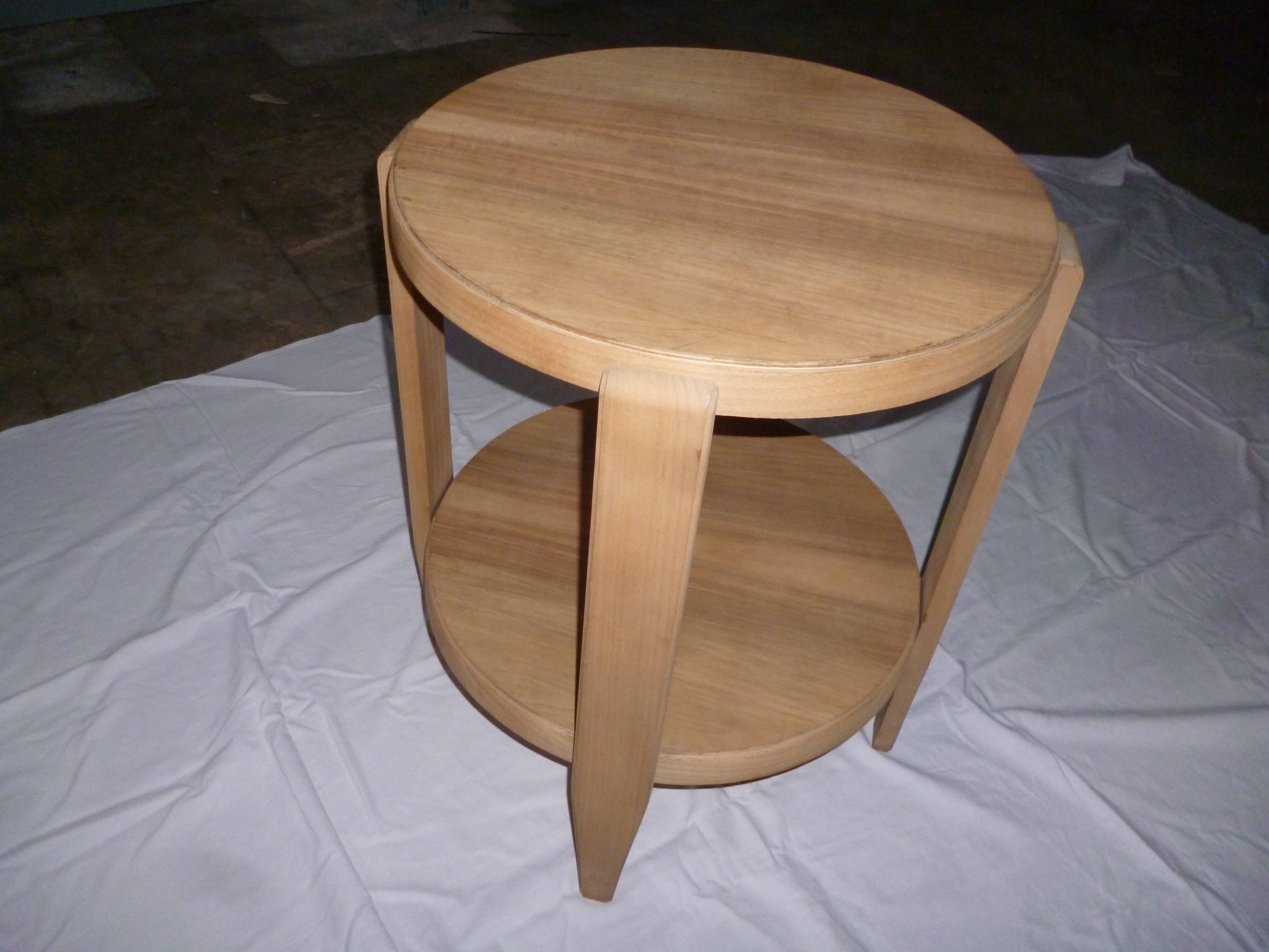 Round pedestal table years 40