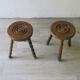 Paire de tabourets tripodes