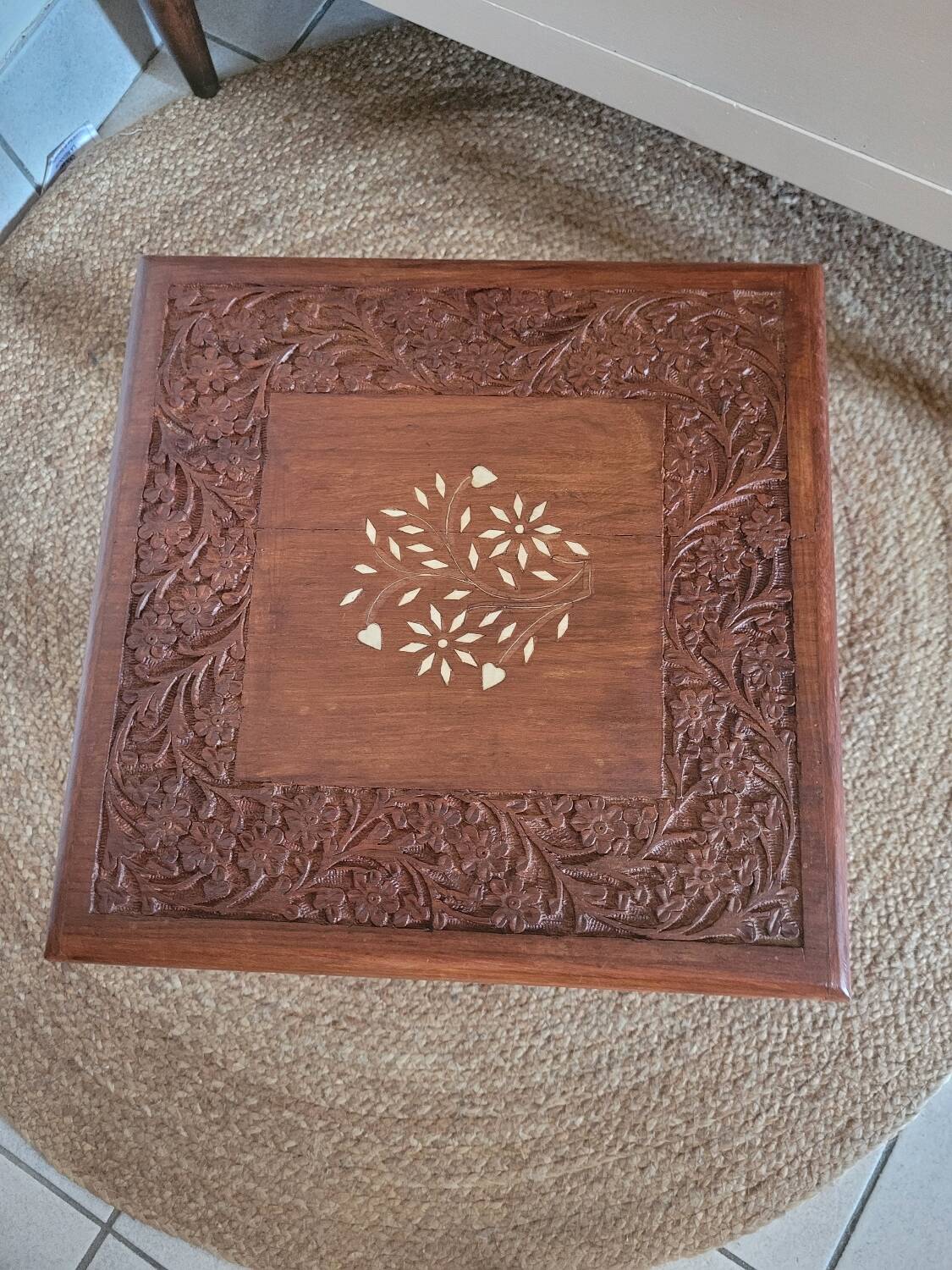 Table d'appoint marqueterie de nacre