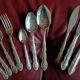Menagère ancienne 126 pieces 12 personnes en métal argenté Oneida Silversmiths