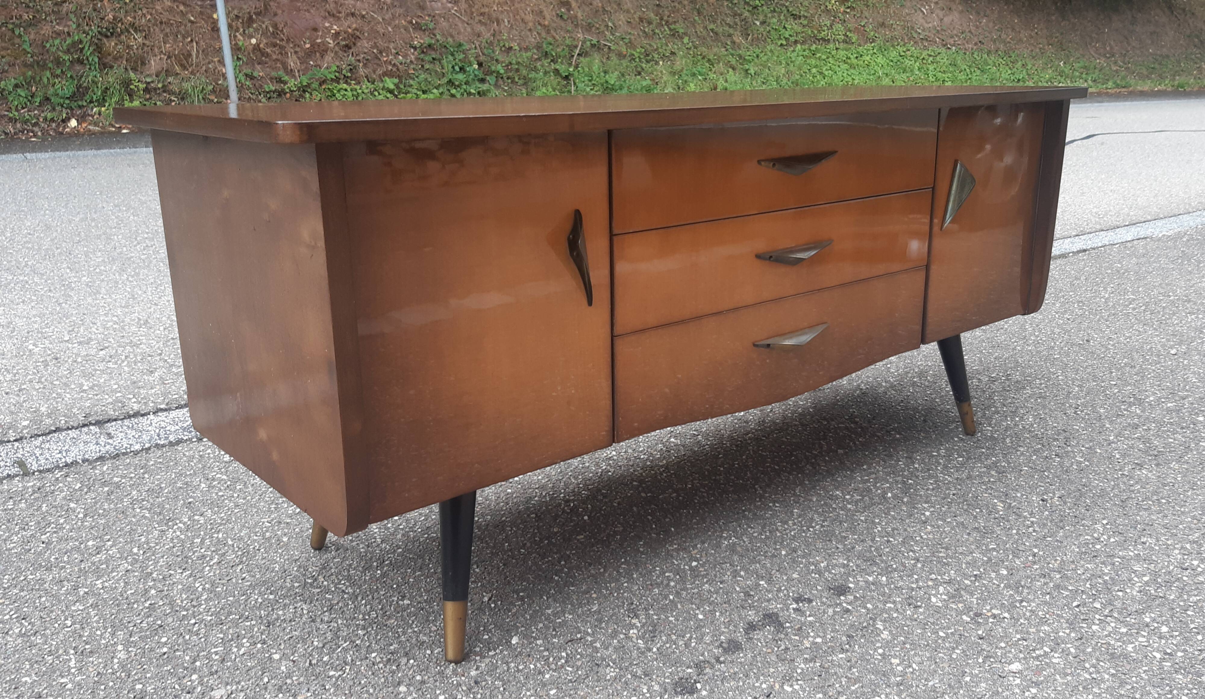 Vintage bass enfilade
