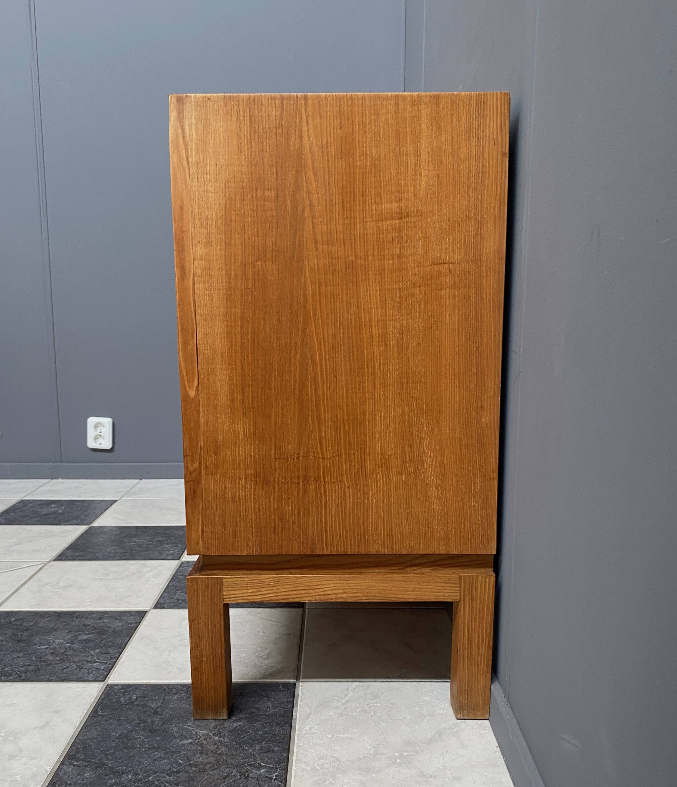 wood sideboard 2doors and drawers inside 1970s
