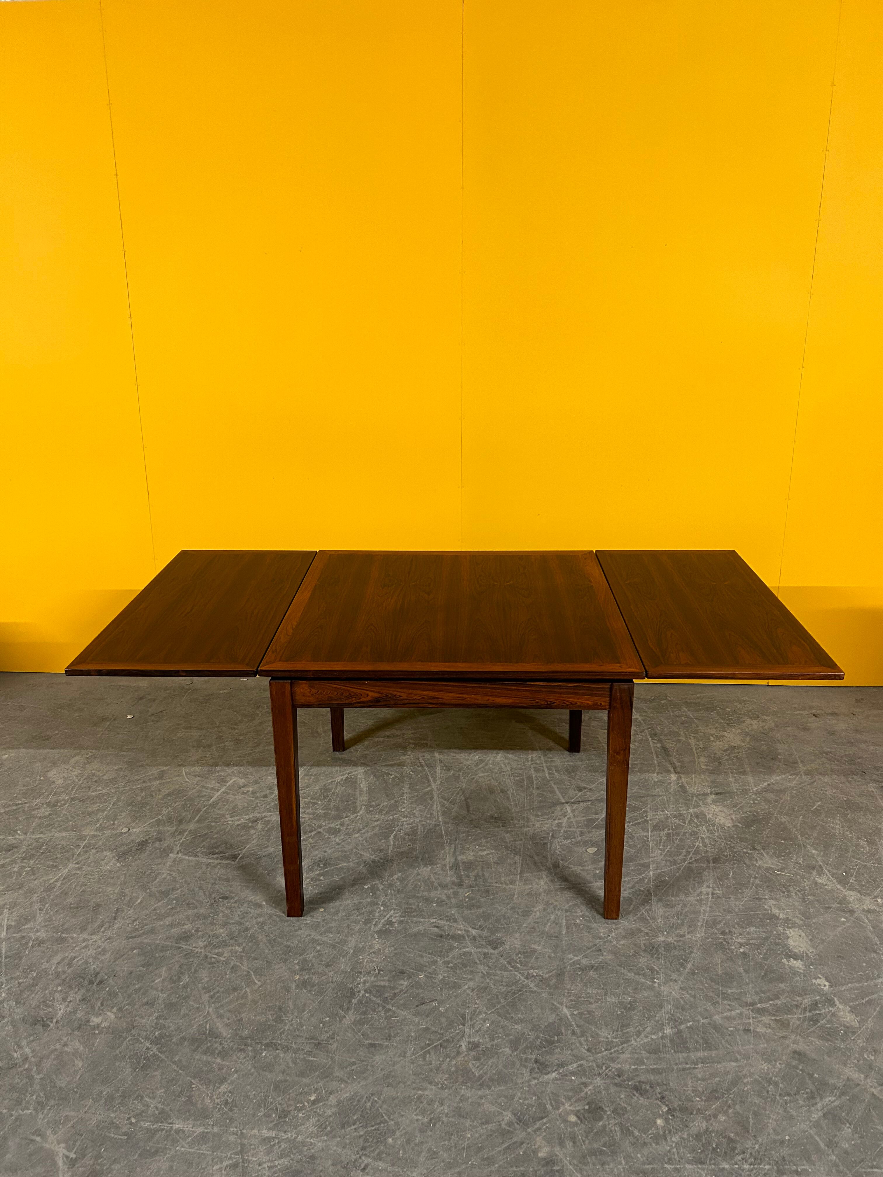 Danish vintage extendable rosewood dining table, 1960s