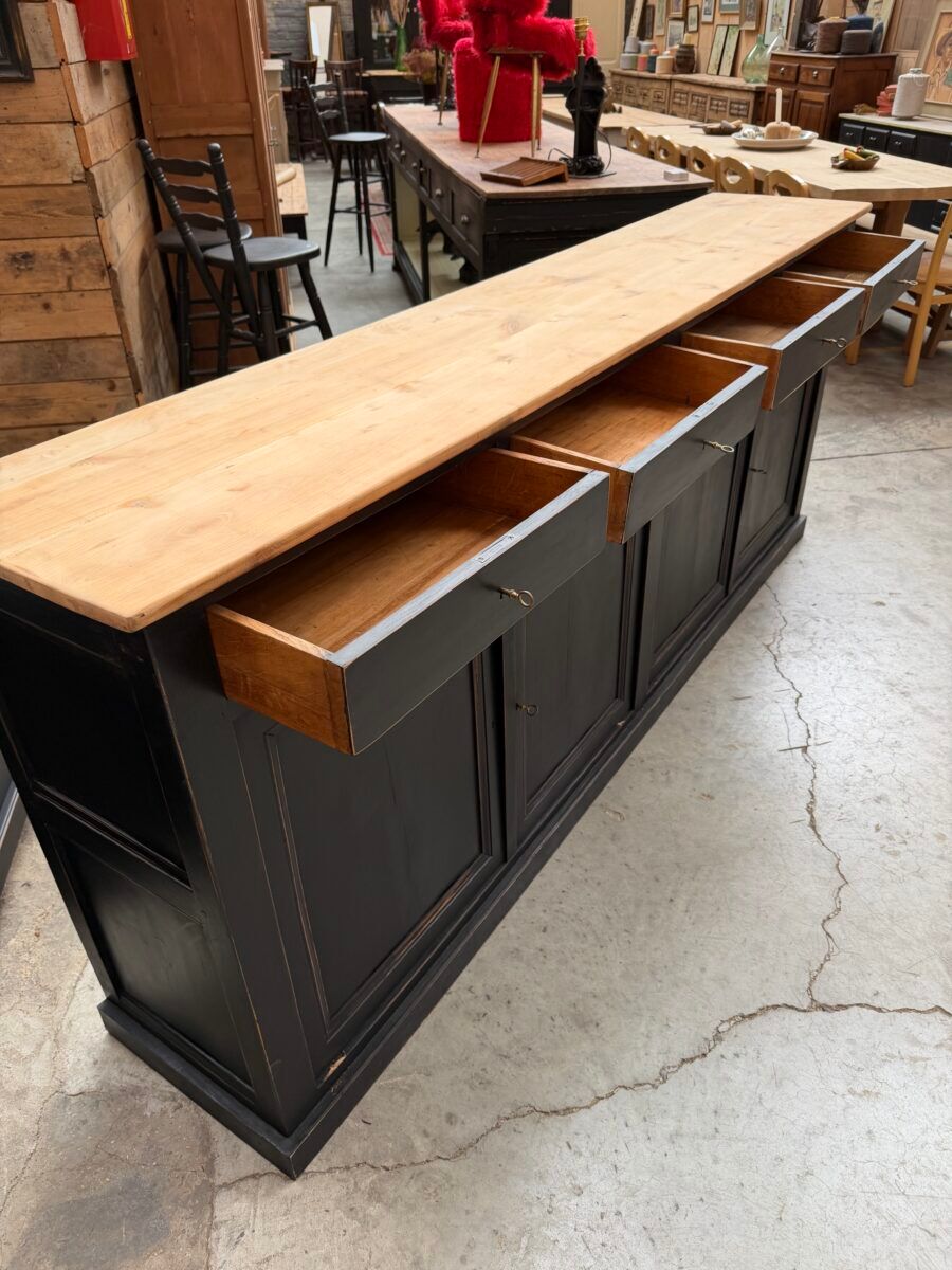 Enfilade in cherry wood from the 19th century.