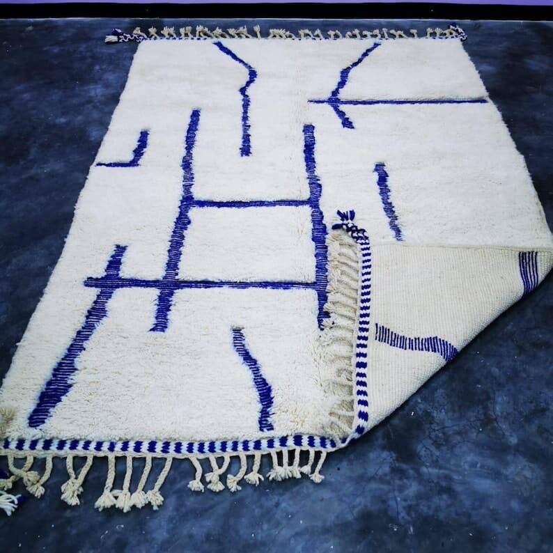 Traditional handmade Berber rug, size 1.5/2.5 m.