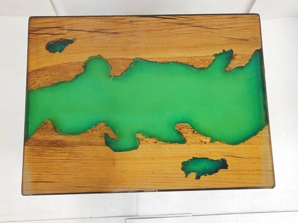 Table d'appoint vintage 1970 en resine epoxy verte & chene massif 70s bruta
