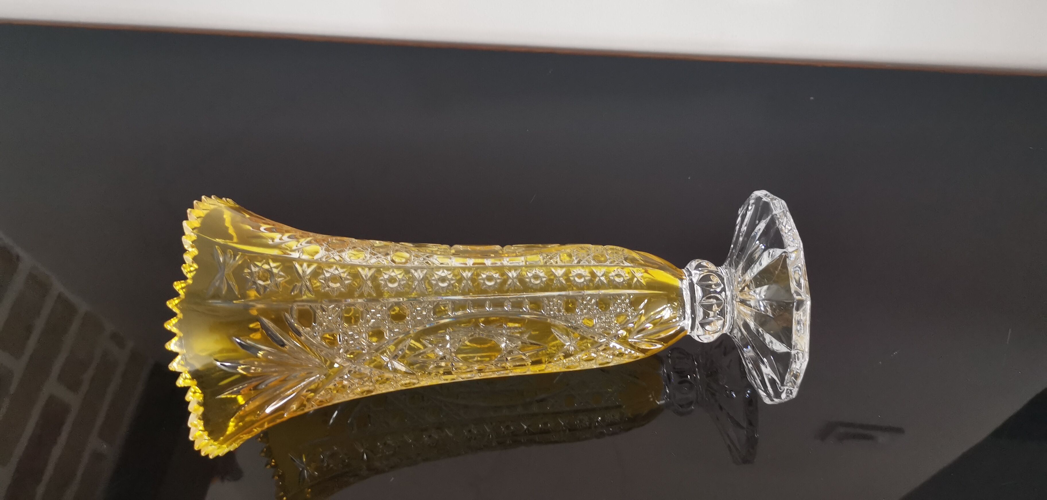 Ancient vase soliflore crystal chiseled yellow-orange