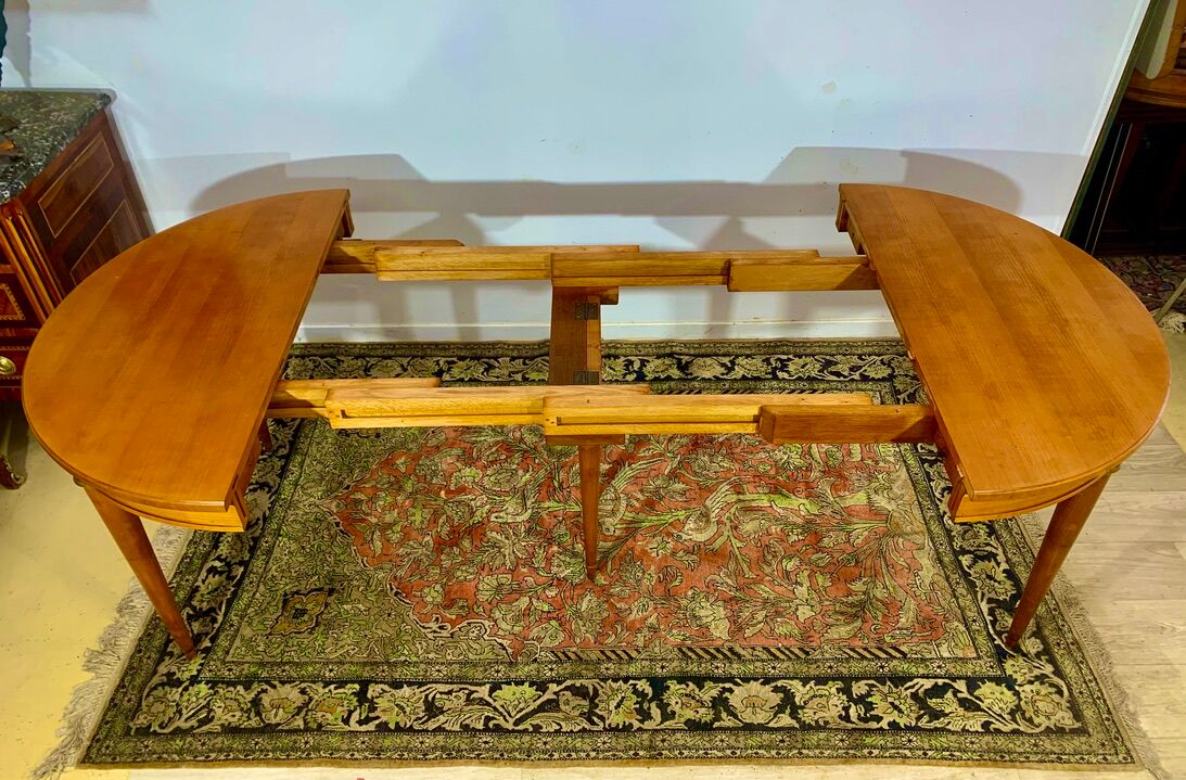 Directoire style round table in cherry wood with possibility of extensions