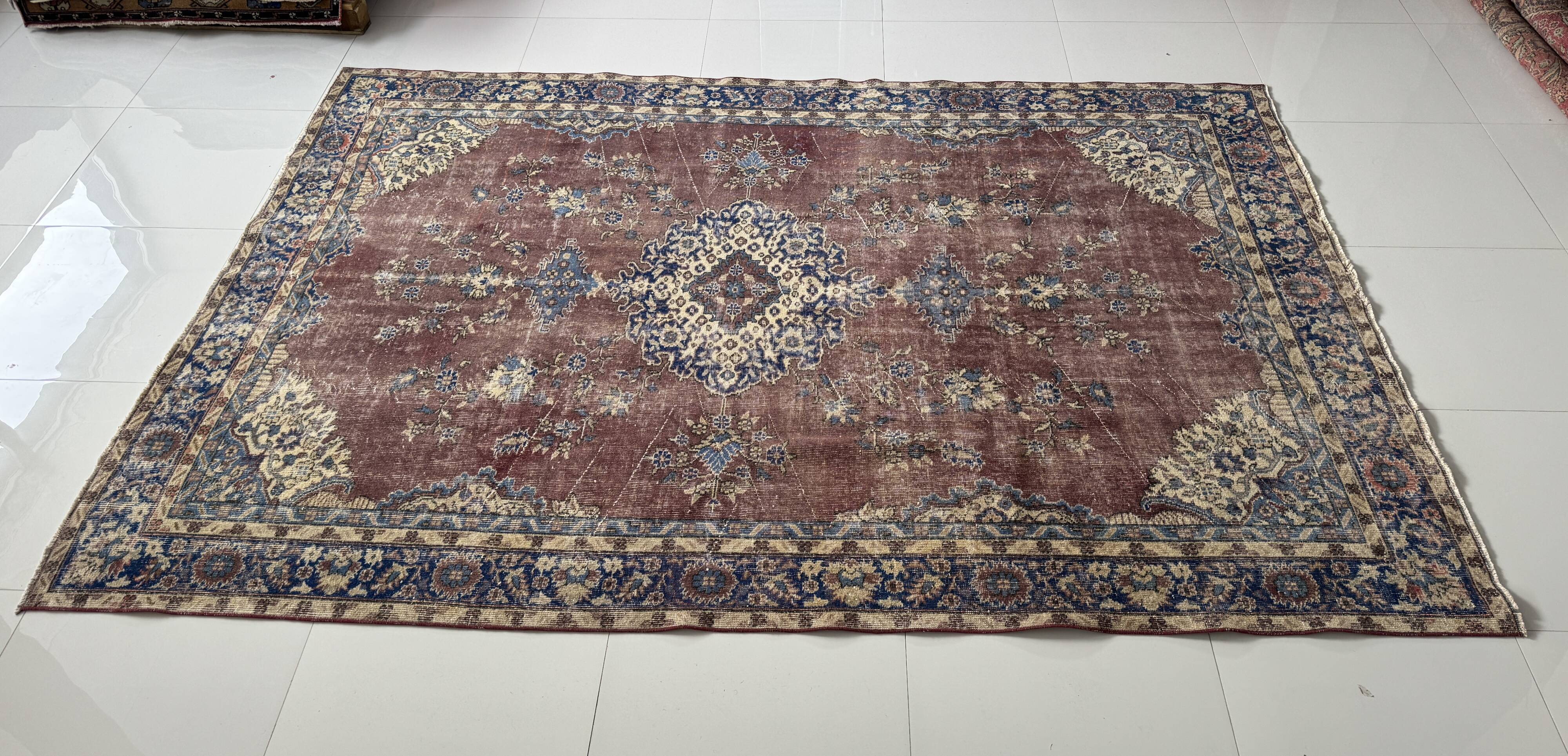 Tapis oriental vintage 205x300 cm, laine nouée à la main, tons rouge bleu beige, tapis turc