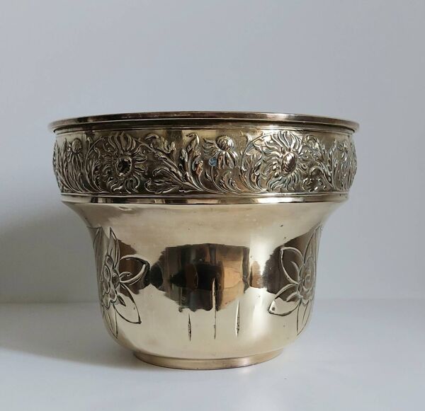 Cache pot ancien laiton