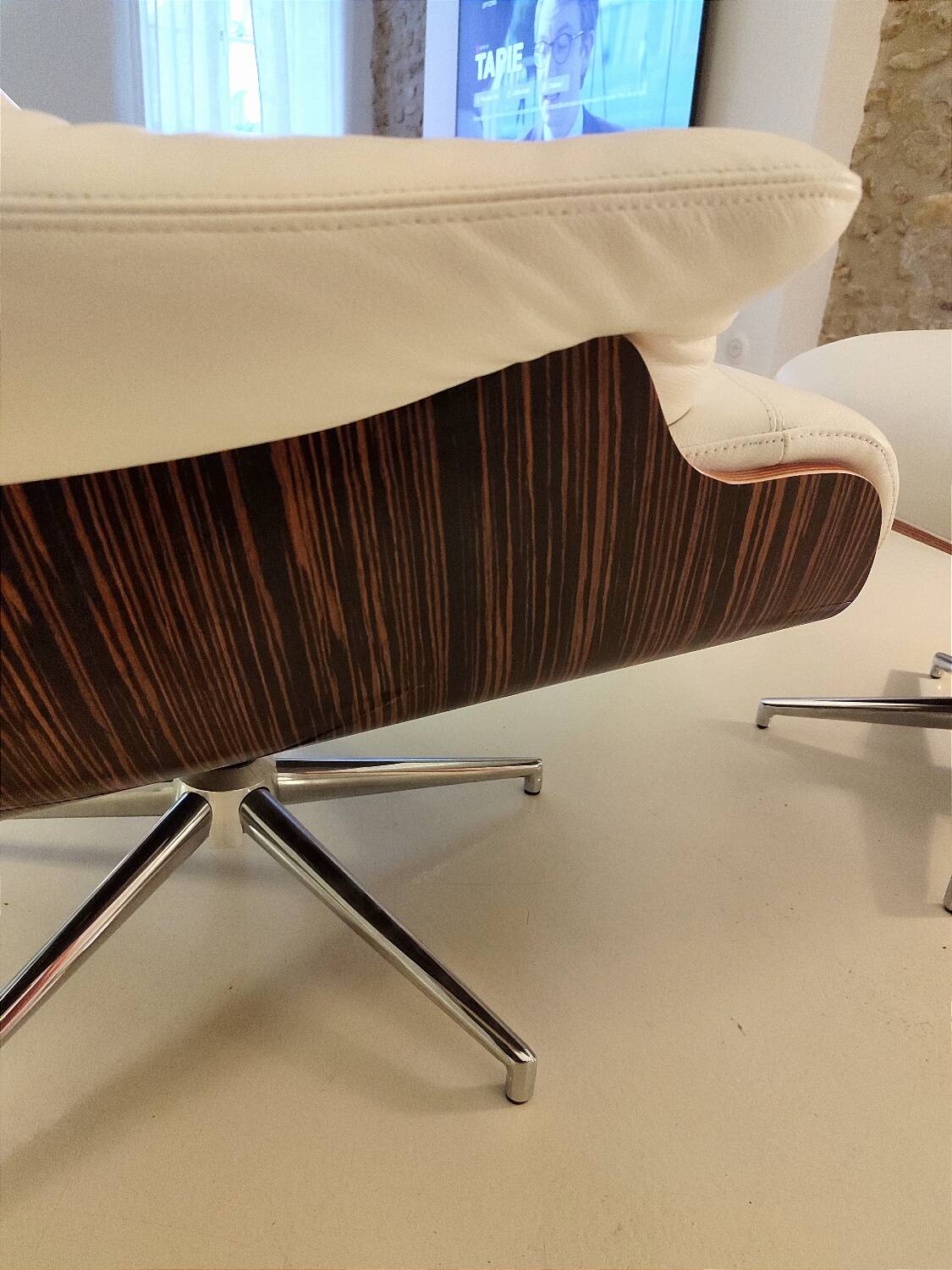 Lounge chair and ottoman