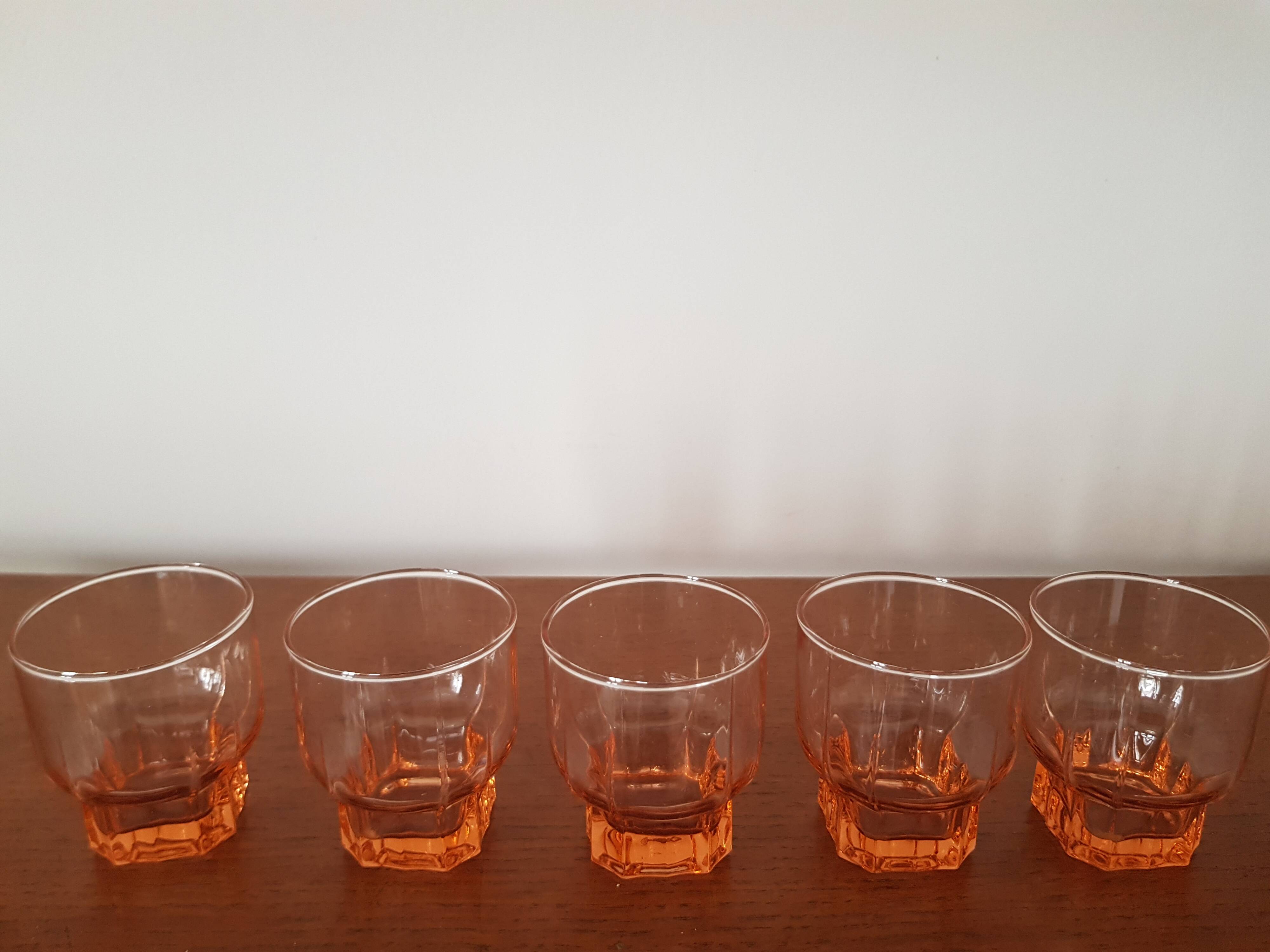 Set of 5 molded pink water glasses