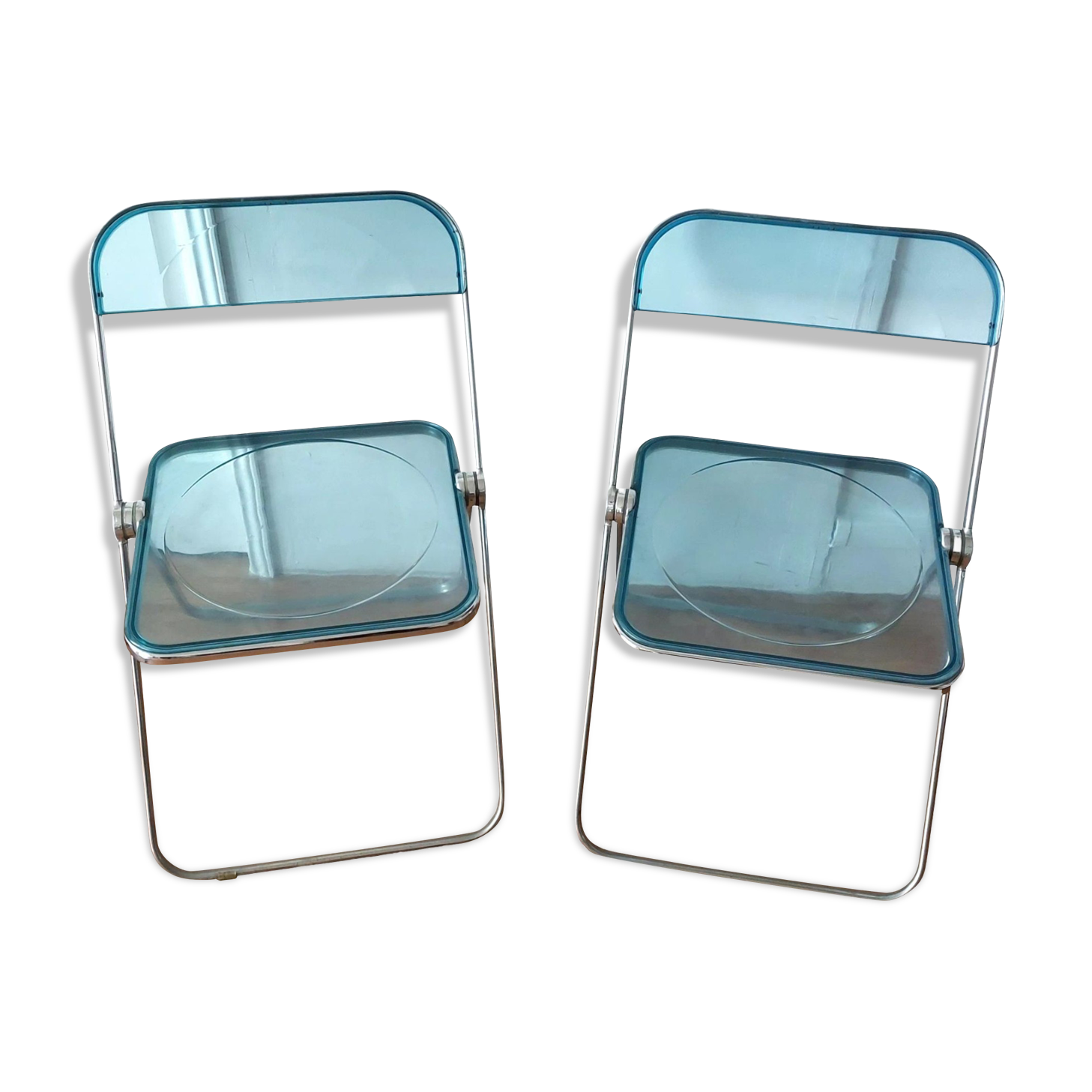 Pair of translucent blue chairs Plia design Giancarlo Piretti for Castelli, 1960.