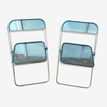 Pair of translucent blue chairs Plia design Giancarlo Piretti for Castelli, 1960.