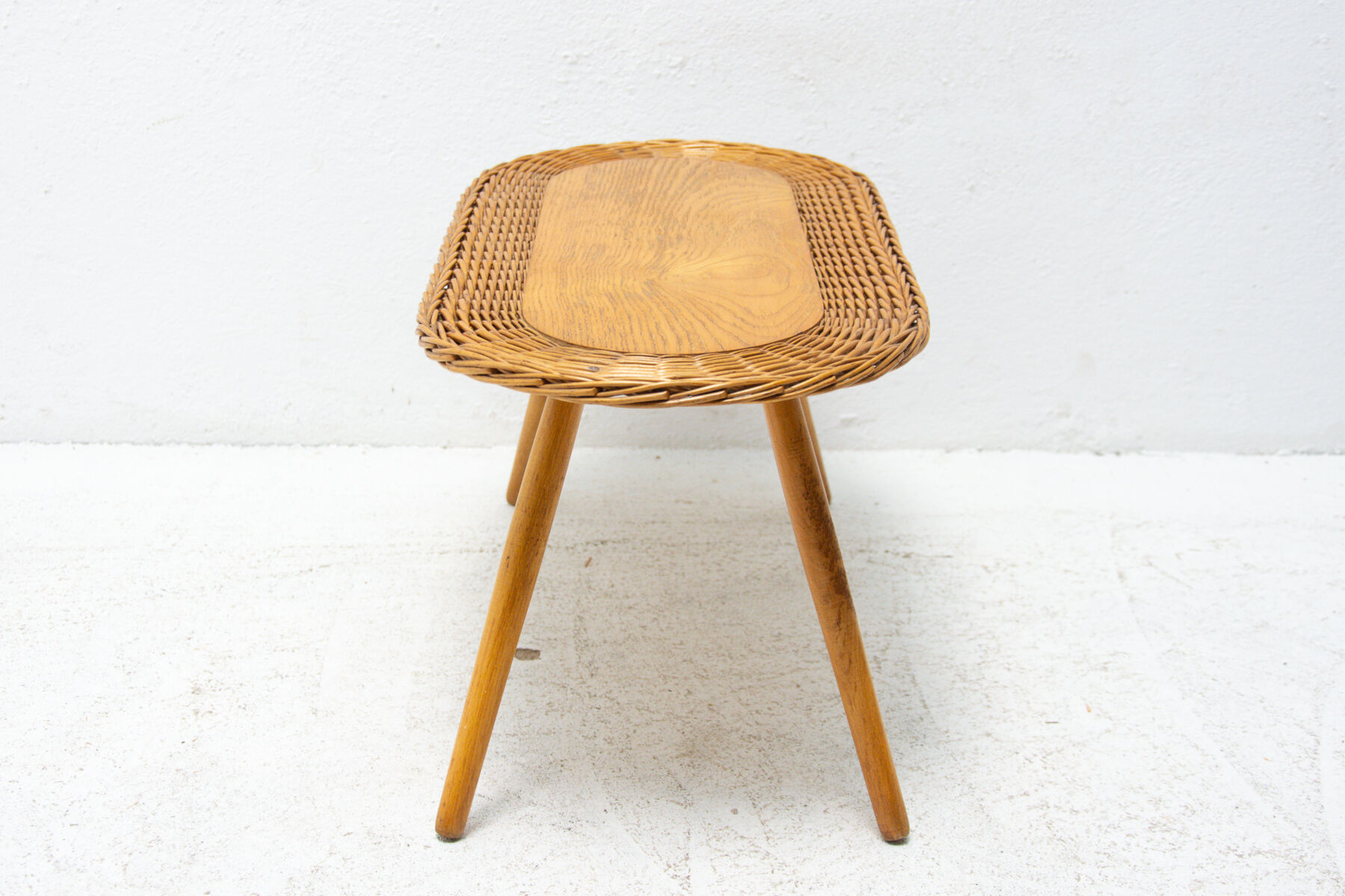 Tabouret en rotin du milieu du siècle par Jan Kalous pour ÚLUV, années 1960, Tchécoslovaquie