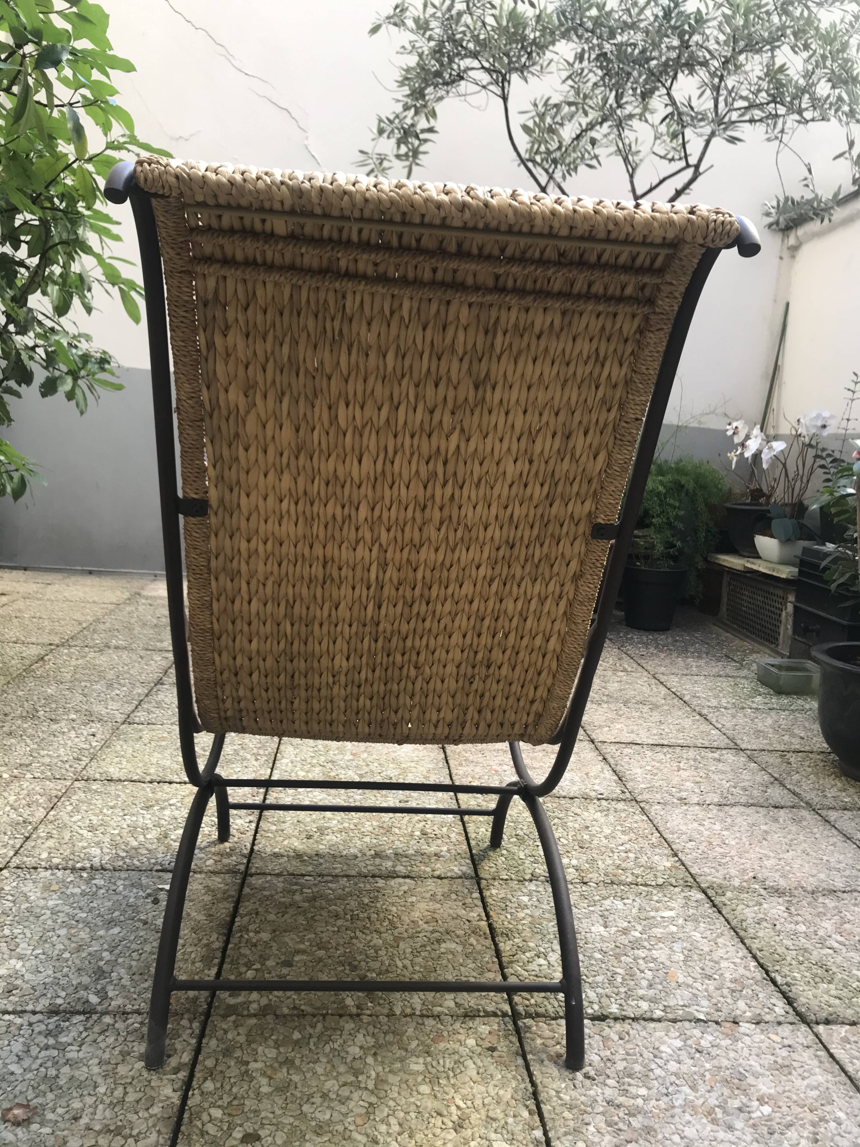 Lounge flesh wrought iron and braided wicker