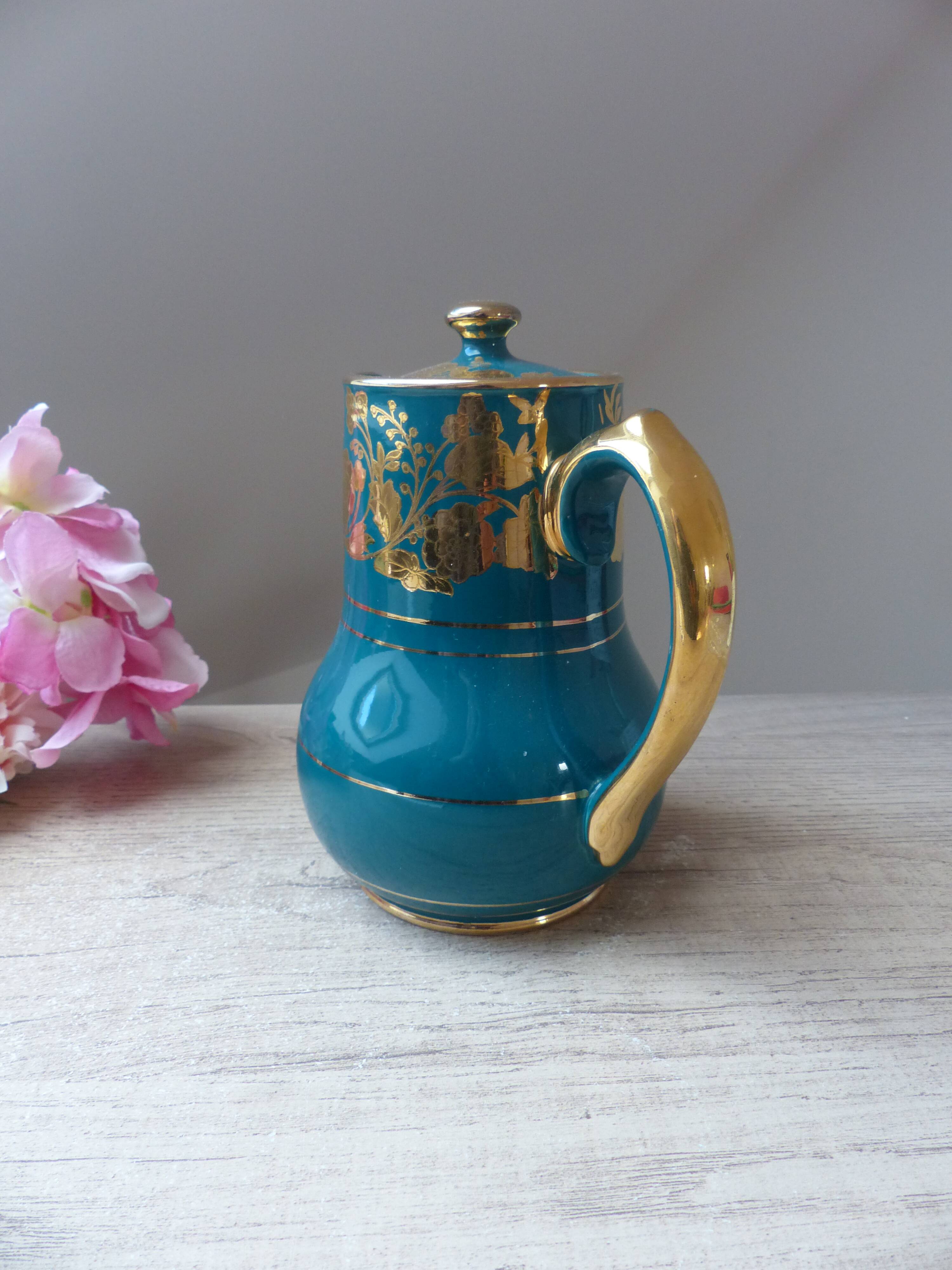 Old and rare green Sadler ceramic coffee maker with gold patterns, Vintage 1950 English coffee maker