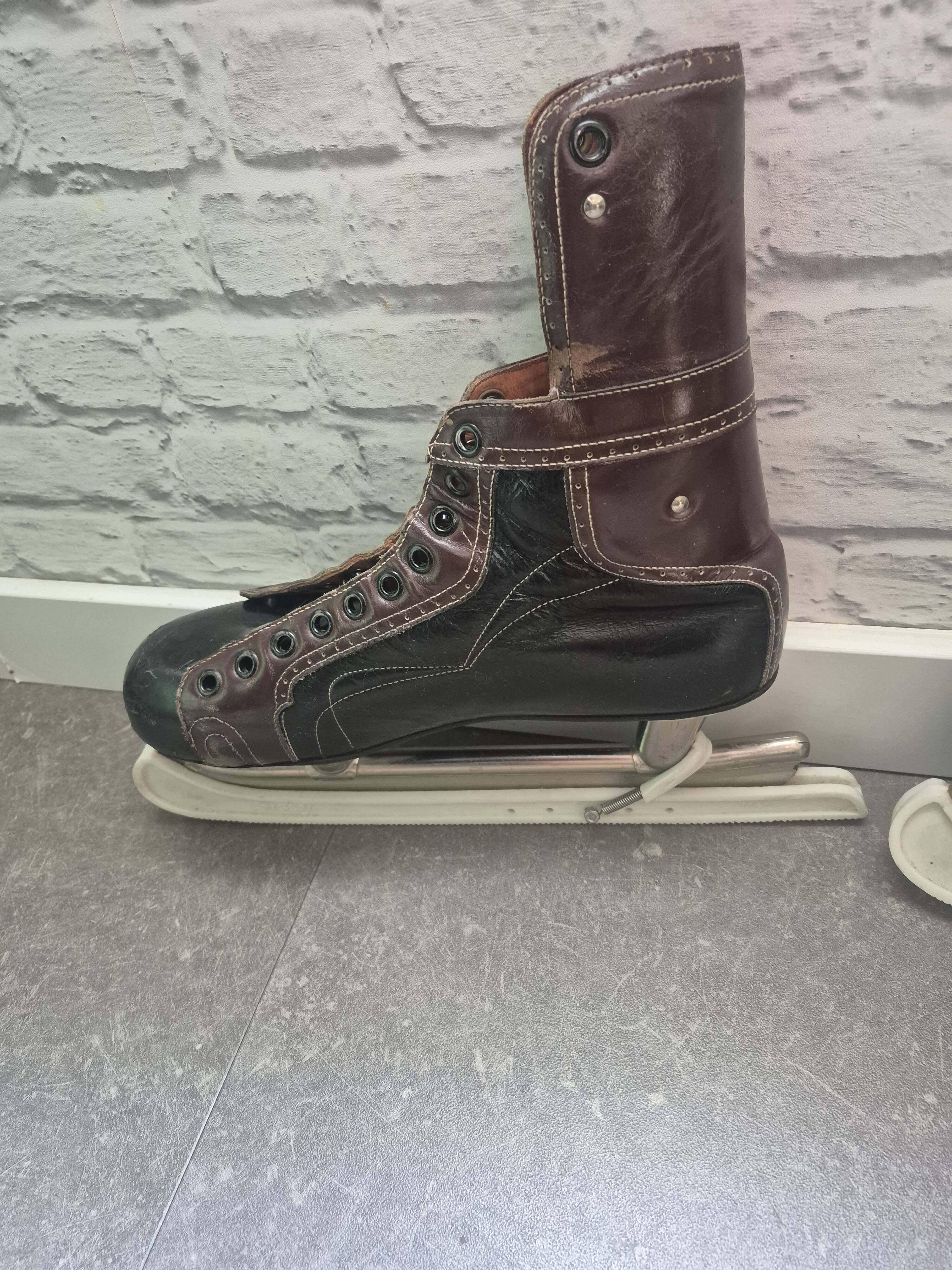 Vintage leather ice skates Kovopol