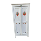 Armoire parisienne blanche
