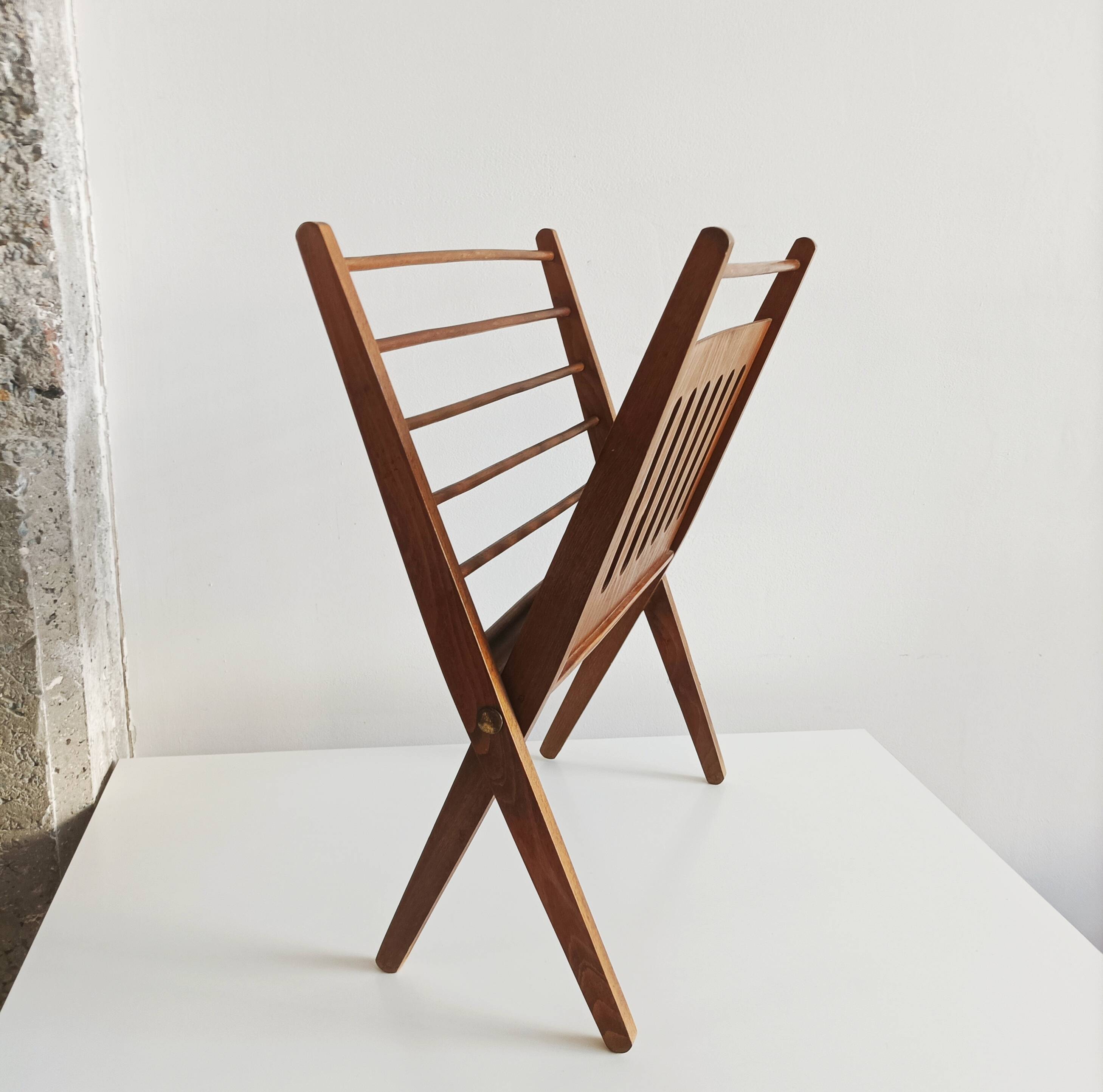 Cees Braakman folding magazine rack, Pastoe