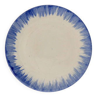 Assiette en faïence signée Vallauris