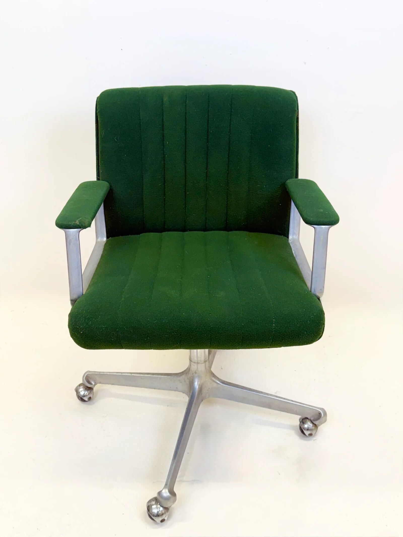Chaise P125 – Osvaldo Borsani (Tecno), 1960s