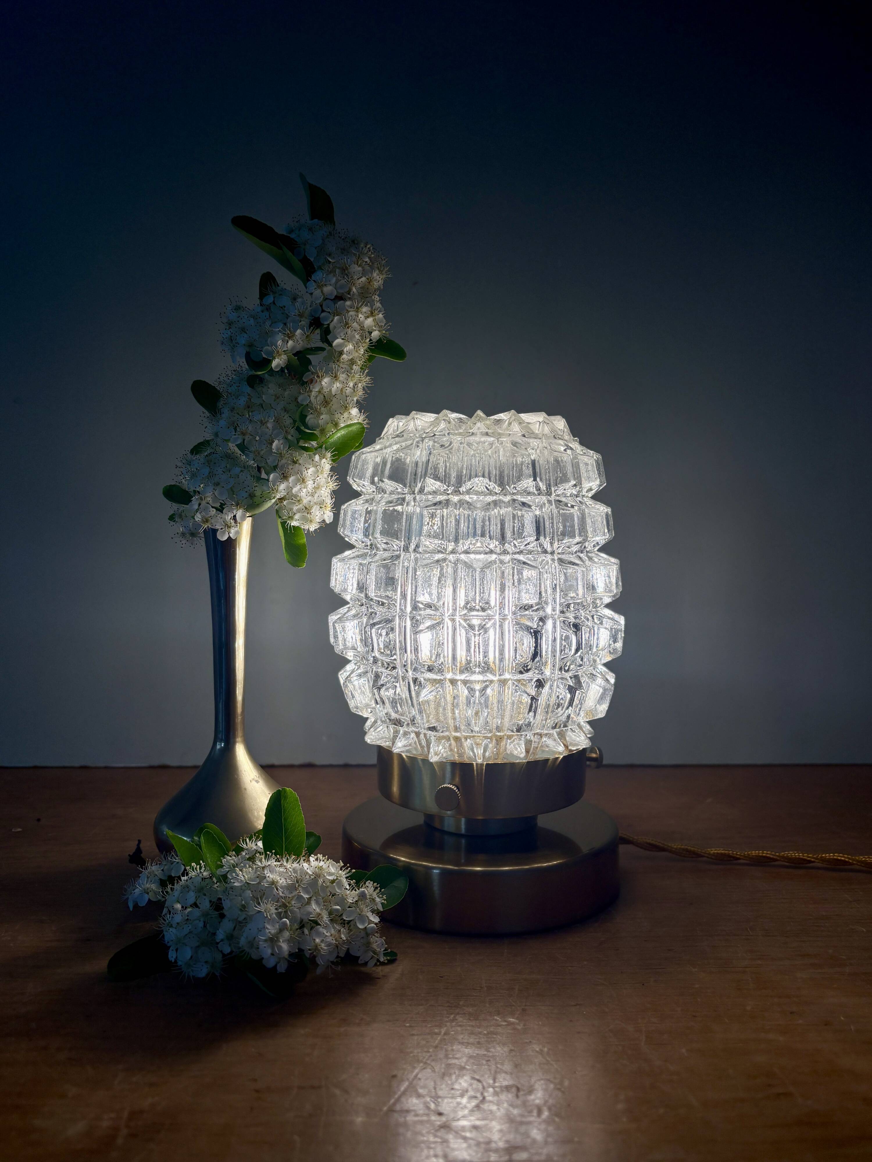 Vintage globe table lamp in transparent molded glass