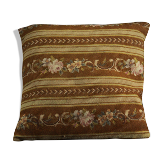 Vintage roses cushion