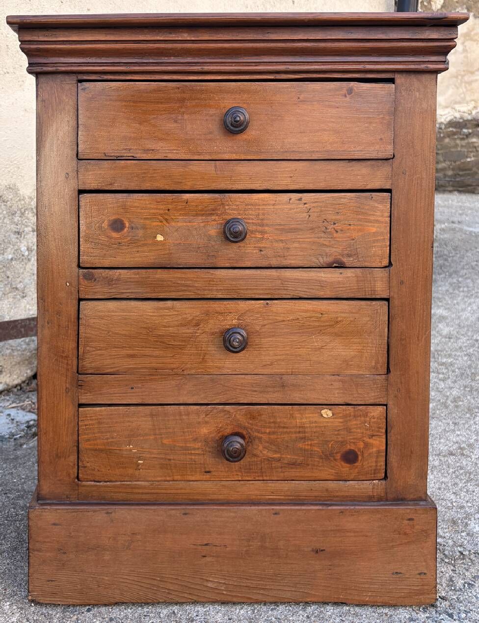 Small workshop cabinet with four drawers, mahogany finish and lined interiors.